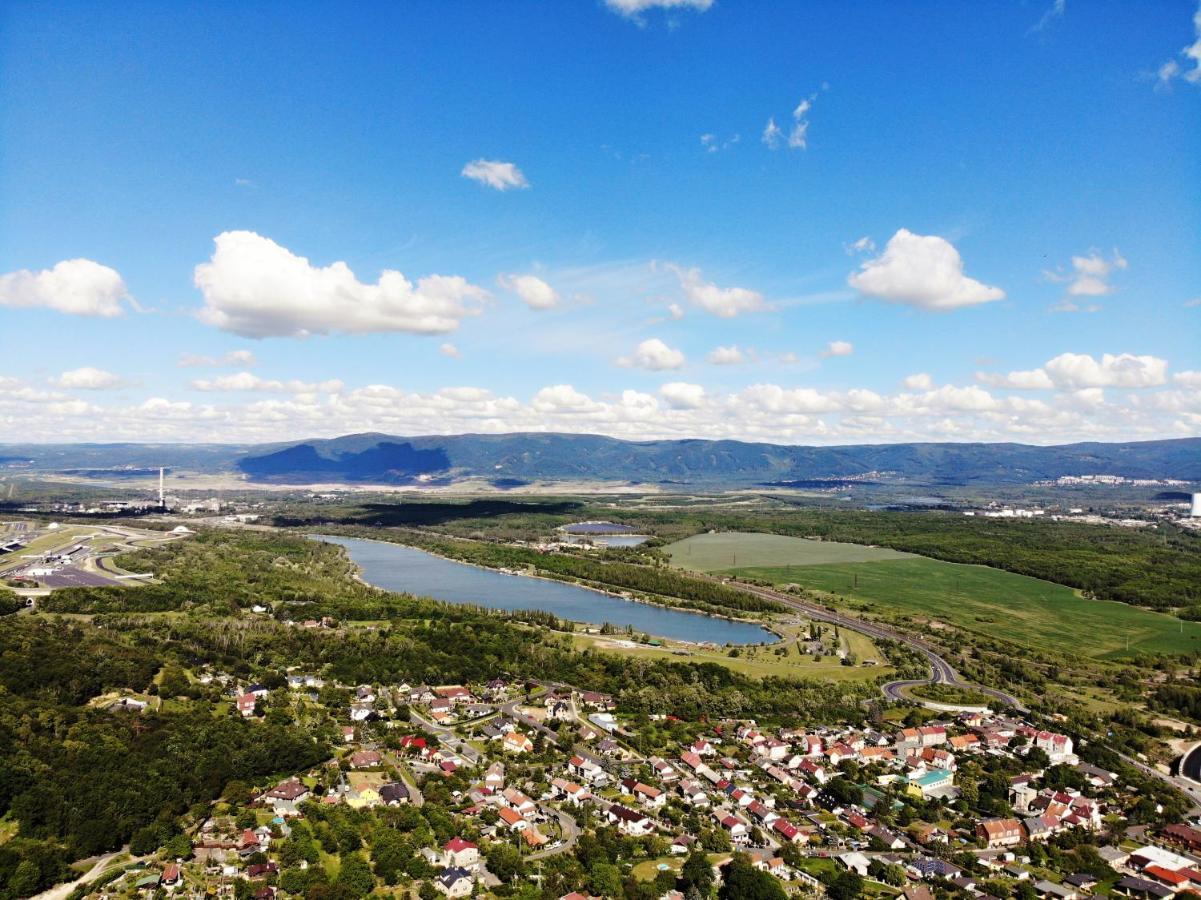 Apartament Rezidence Belehradska Most Zewnętrze zdjęcie