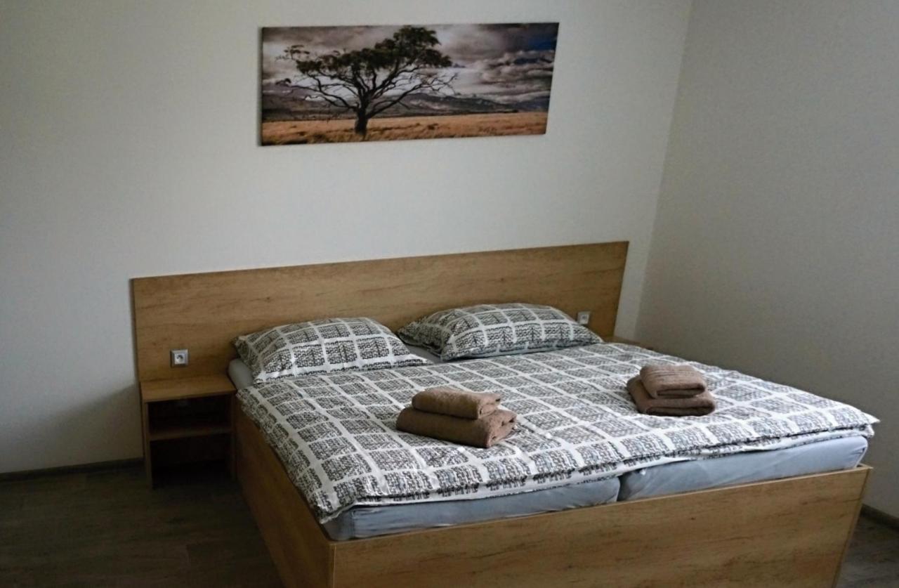 Apartament Rezidence Belehradska Most Zewnętrze zdjęcie