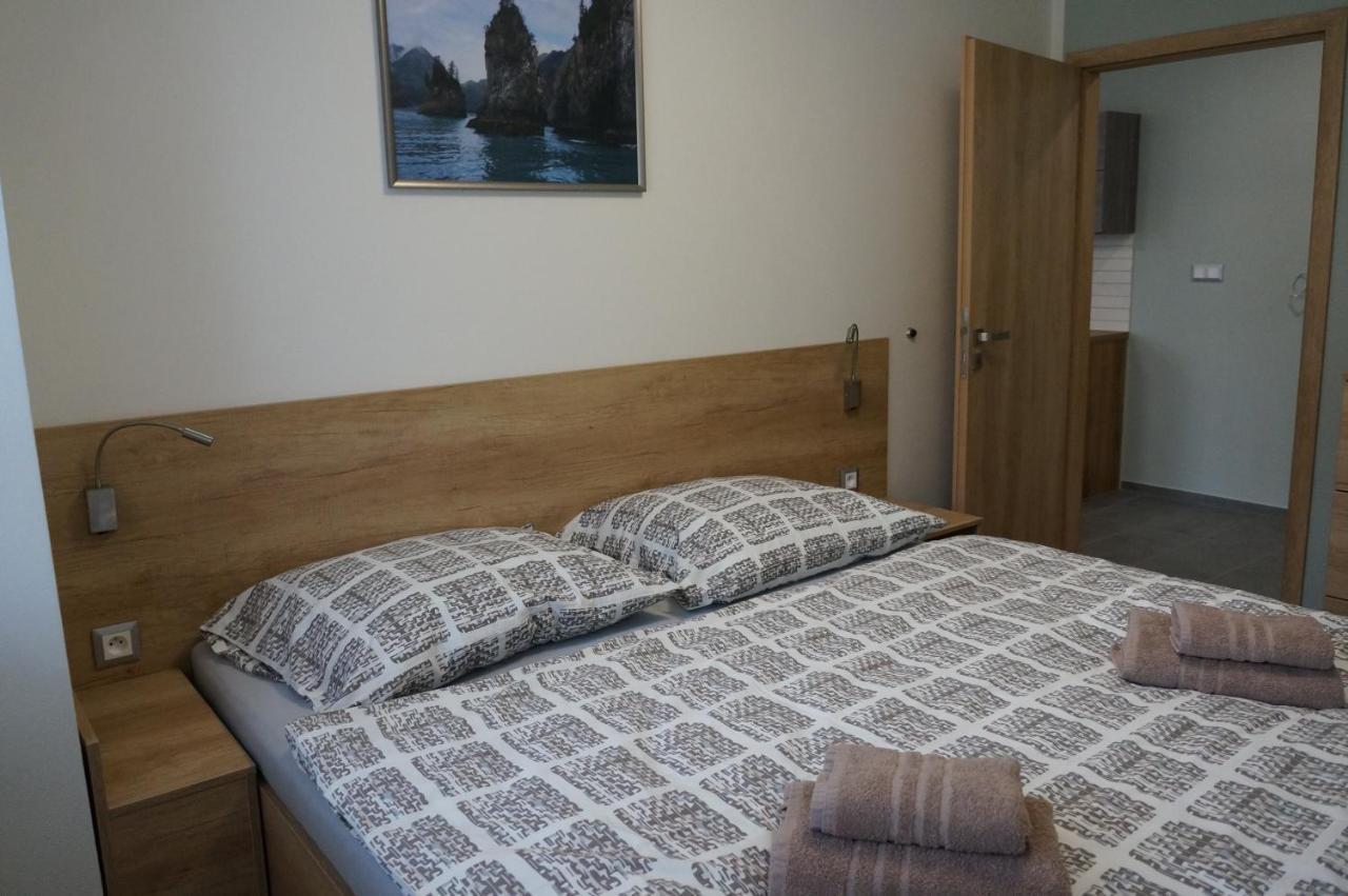 Apartament Rezidence Belehradska Most Zewnętrze zdjęcie